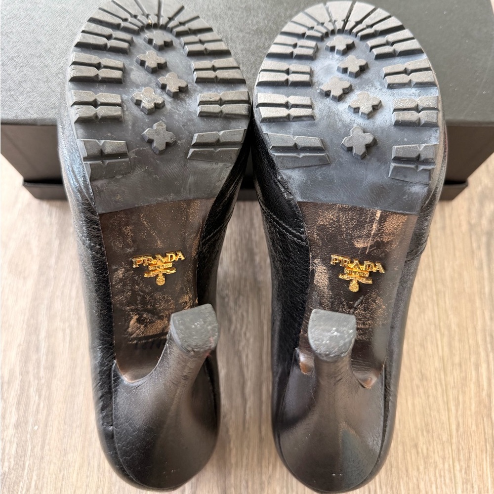 Authentic Black Prada Crackle Brush Leather Mary Jane Pump Size 40.5 - Picture 13 of 16